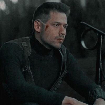 dni if you use fonts/interact with fonts. rp acc. he/they. bisexual. multiship.