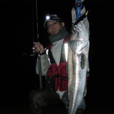 大阪在住のDrummer&Fishermanです。かなりあちこちでドラムを叩いています。基本、BLUESMANなんですが、なんで俺はツインペダル踏んでいるんだろ?釣りは海がメイン。最近サボってんなぁ~