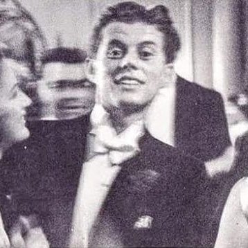 JohnF_Kennedy63's profile picture. he/they
gay asf
dodging the bitches like my pfp, not that bullet tho