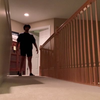 yshchhn's profile picture. 