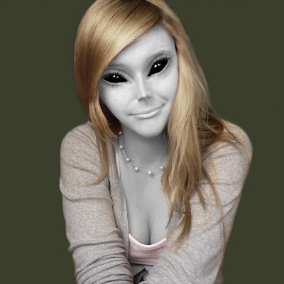 I'm a poly trans alien witch sim gamer heiress who loves to watch youtube, twitch streams, loves and plays sims 3 and 4