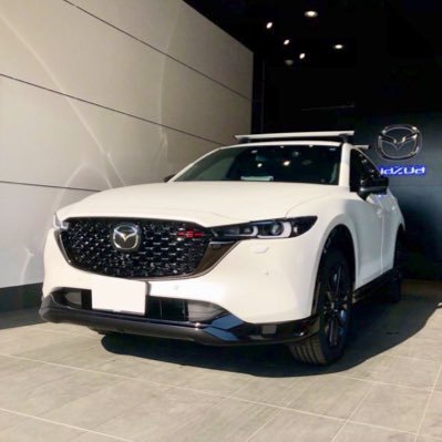 CX5 25S スポーツアピアランス 4WD スノーフレイクパールホワイトマイカ シグネチャースタイル納車待ち / 初MAZDA / 趣味はスキーとウィンドサーフィンとウクレレと写真 / 無言フォロー失礼いたします🙇‍♂️