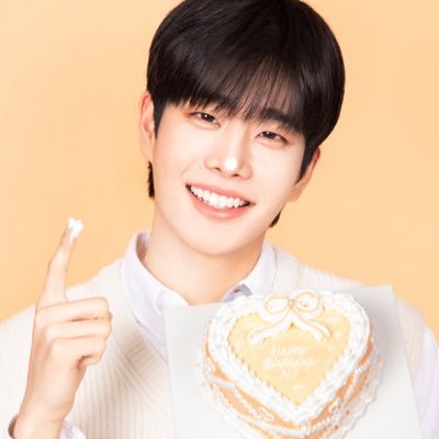 Blue_mjS2's profile picture. 🤍2n 성인로하🤍. 밝을 명(明) 준걸 준(俊)✨ 5기 아로하