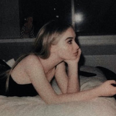ᶜʰʳⁱˢᵗ ⁱˢ ᵗʰᵉ ˡᵒʳᵈ
sabrina follows me on my other acc @needymendesss