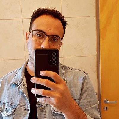 Diseñador de Interiores y Mobiliario
Estudiante de Arquitectura- UNRN