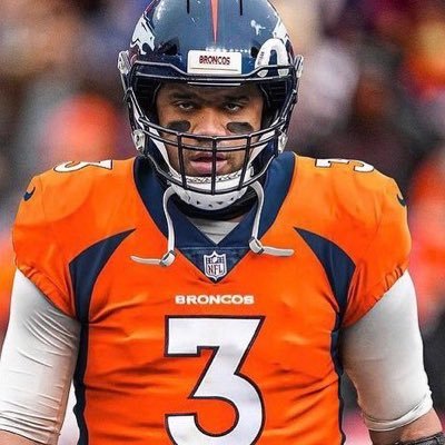 HorseCockLock's profile picture. 5’3. feminist. unemployed. sports expert. #BroncosCountry