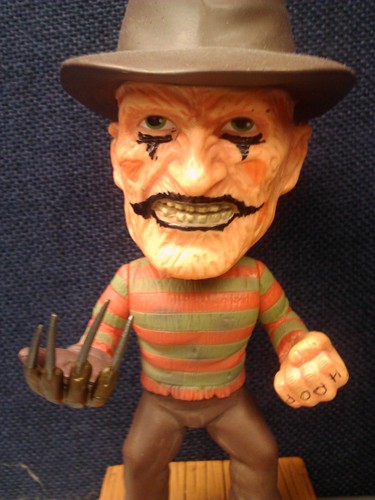 HoopCrowKrueger's profile picture. Stick that in your VCR... and SUCK ON IT!!!