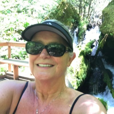 BoomerGirl10's profile picture. 🗽🌹Happily retired Grandma 🦋❤️Raised in SF 💃🏼❤️Still a #Republican 50+ yrs #NeverTrumper had to vote #DEM #DumpTrump🇺🇸ProChoice✌️♋️Truth Only Please✌️❤️