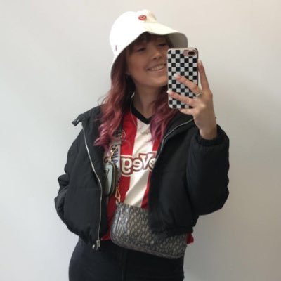 SophM1901's profile picture. Here for the drama 💪🏼 
Born a Brentford Fan 🐝🔴⚪️