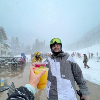 icouldnttelluit's profile picture. Deleting my social media presence one word at a