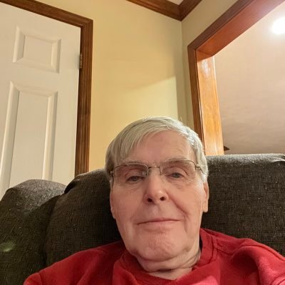 Tomofbay's profile picture. 