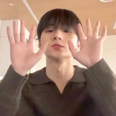 wxwva's profile picture. ✳︎ 𝐓𝐫𝐚𝐢𝐧𝐞𝐞 𝐀 —♡ 상원 🥀 ⸝ 우찬 🐶