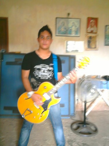 sou uma pessoa normal q acredita em seus sonhos'