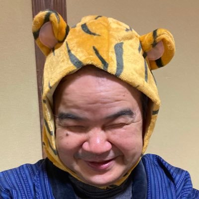 トラちゃんwithバリアフリーのスタッフです！70歳にしてYouTubeを始めたトラちゃんの撮影の裏側などをTwitterで配信していきます(^^) みなさん、これからもよろしくお願いします♪よければYouTubeのチャンネル登録もよろしくお願いします！