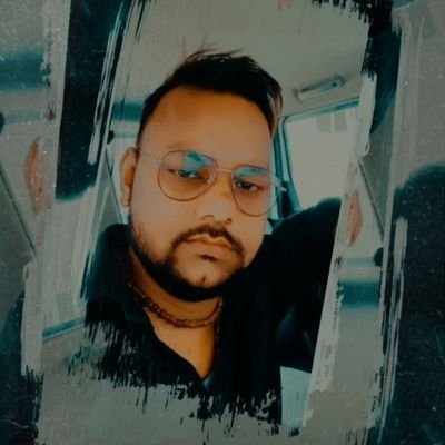 222yadavKing's profile picture. जिनके वजूद होते है,
वो बिना पद के भी मजबूत होते हैं.