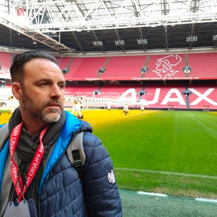 Entrenador UEFA PRO. Padre de 2 pequeñas dictadoras. Me gustan las máquinas del tiempo.