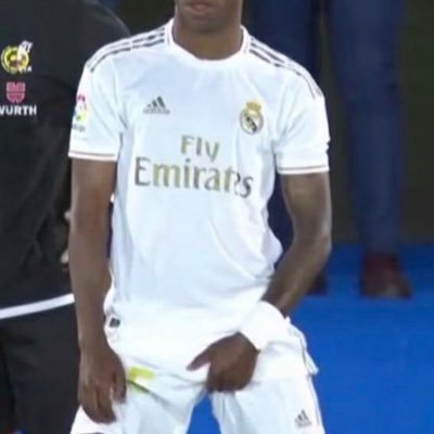 madridistafiel0's profile picture. «La camiseta del Real Madrid es blanca. Se puede manchar de barro, sudor y hasta sangre, pero jamás de vergüenza»