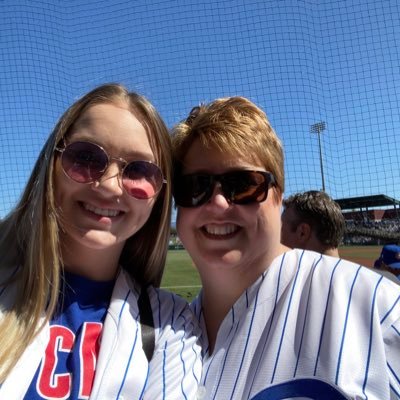 Mom (and cat mom),wife, die-hard lifelong Cubs fan, yarn collector 🧶.Believe in doing what’s right & treating people right. Be kind!❤️