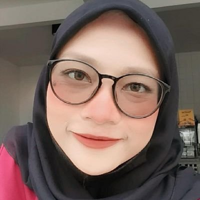 Bachelor of Education. Geographer and Learning Designer. Currently studying at Law School. Cats, Education, and Geography enthusiast. Tweets are personal.