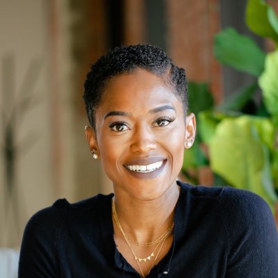 Lifestyle & Leadership Expert | MBA @ UNC Chapel Hill | Director of Digital @ Renfro Brands | hello@elainamoore.com