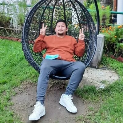 BR74752677's profile picture. no war spread love and positivity