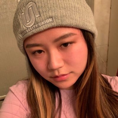 laviejennrose's profile picture. she/they