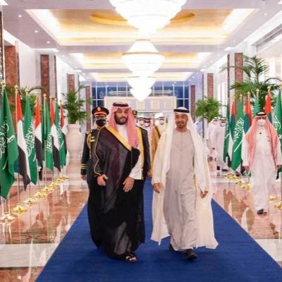 vmaaas's profile picture. ما كنت أومن بالعيون وفعلها ` حتى دهتني في الهوى عيناكِ.