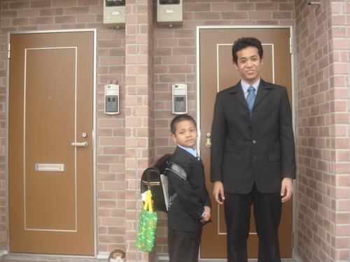 Tech enthusiast, a programmer and a father of 3 boys and a beautiful girl. 

PSZLW372