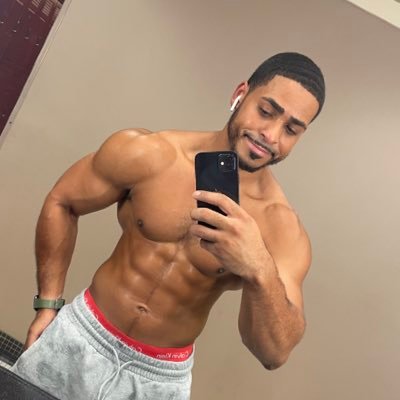 GainzByHector's profile picture. Super Dad | Person Trainer | Online Coach | Weightlifting | Investing | Crypto | Gaming 👨‍👦💪🏾📈🎮