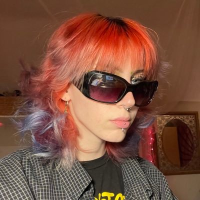 __cyan1de__'s profile picture. they/them ——— longitudinal hedonist