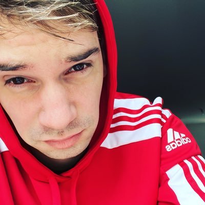 Kevin_dulac20 👻
Dlc.Kevin 📷
Football ⚽️
Tennis de table 🏓
N’hésite pas à venir parle ☺️