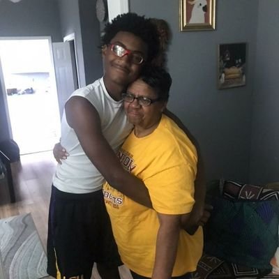 |l.b landry 💛💙|ath | '25 | 5'9 |133| |gpa2.7| |0⭐| track ath. (chosen 🐺🌟) dream chasers 💫 ✝️.