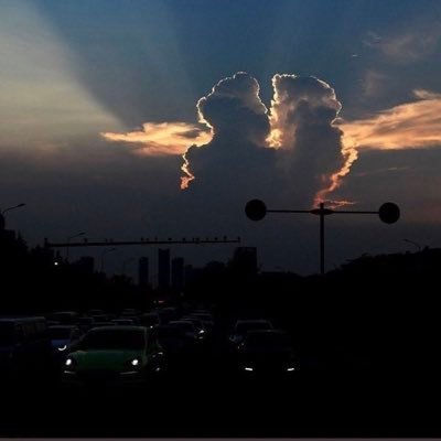 يعرفني الله جيداً ، وهو يكفيني عن معرفة الناس بي وطني خط أحمر