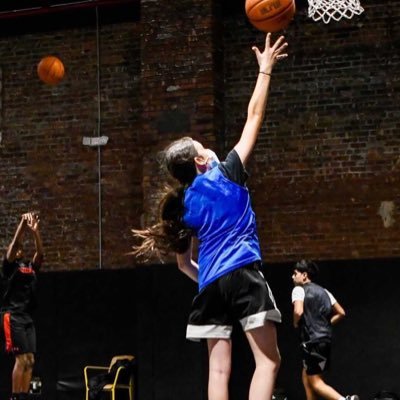 c/o 2025🎓|Cardozo HS👩‍⚖️ |RosedaleElite AAU🏀|5’8| 118lbs |14 y/o | 3.8GPA 📚Honors 🤓 | Combo Gaurd ⛹🏻‍♀️|NY📍| email: jeeaannapierantoni@gmail.com |