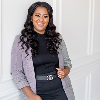 shaynasimone's profile picture. I’m a Certified Hair Loss Expert that ⁣helps hair stylists promote growth with clients' hair and earn consistent HIGH 5 Figure Months w/o burnout!@shaynasimone