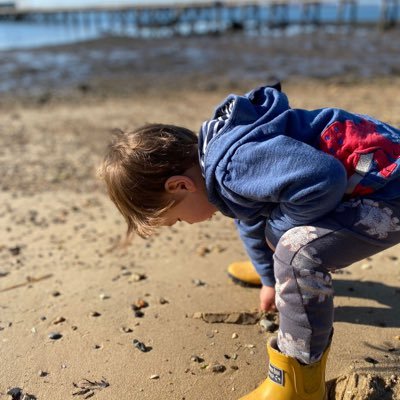 amandab23077222's profile picture. garden loving grandma,