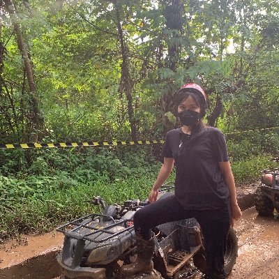 fianneline's profile picture. Every black cloud has a silver lining.