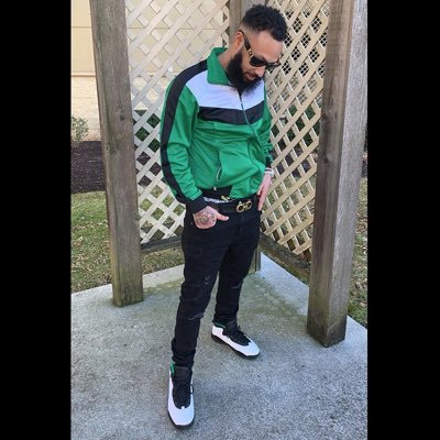 Guwop_Shawtie's profile picture. Fuck bitches eat chicken 🍗