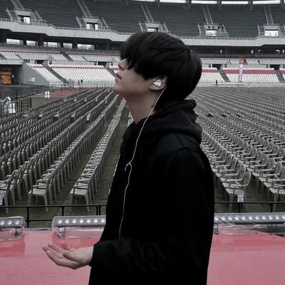 sugaasight's profile picture. 