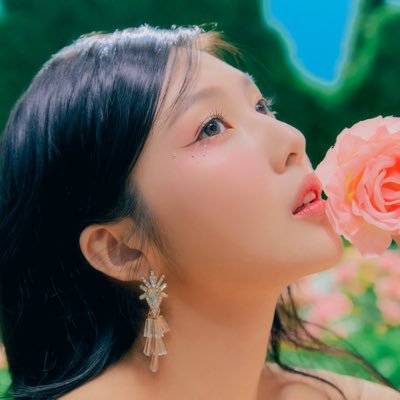 jaehyunshunybun's profile picture. part-time venue manager and full-time orbit// multi 😍 yves proposed 8/21