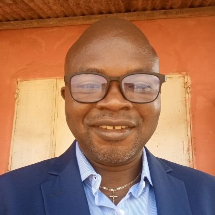 Ancien élève du Lycée de Dschang, actuellement commerçant au marché Mokolo de Yaoundé Cameroun. Essaye aussi dans le marketing relationnel.