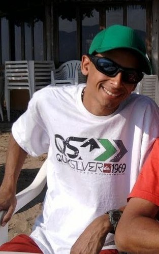 -Eu prefiro ser essa metamorfose ambulante, do que ter aquela velha opinião formada sobre tudo..♫