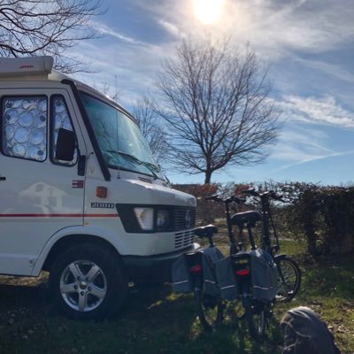 Tweets van Patrick & Carla tijdens vakanties, (weekend-) trips en bezigheden in, om en aan hun zelfbouw Mercedes 208D bus-campertje. Zie ook https://t.co/rHjnwAxfbT