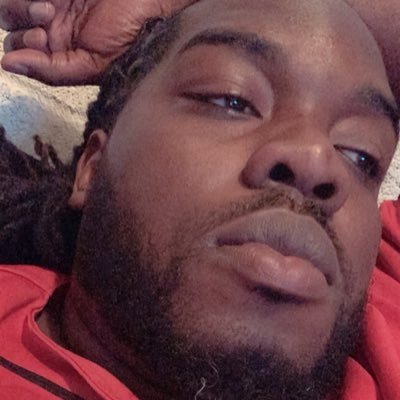 Just here for the random thoughts and nudes lol