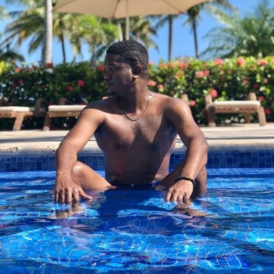 🇯🇲I'm too enigmatic to have a valid bio. #BWFC #filmjunkie. IG: https://t.co/6LORn0Oe6p