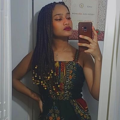Aspirante a engenheira de software, mineira e afropaty 💅