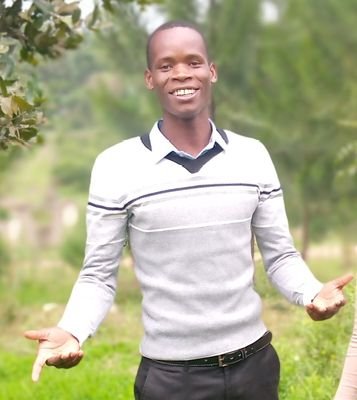 symomonchena's profile picture. Smile