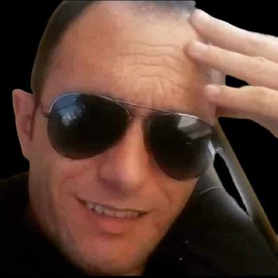 KarakutukCuneyt's profile picture. çok güvenme dünyaya aldanırsın