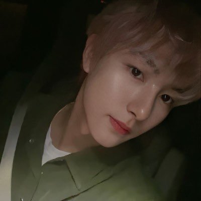 #RENJUN : no matter where everyone is, we are all appreciating the same beautiful moon.