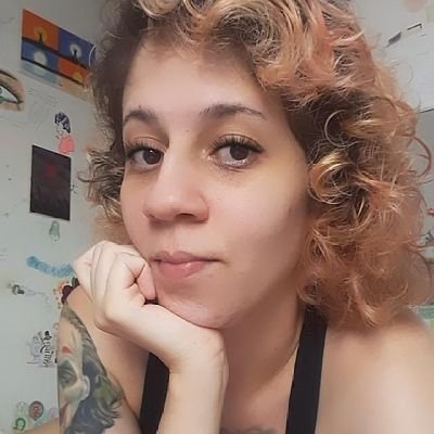 Saudações,terráqueos. Não uso muito Twitter,mas deixo aqui breve descrição: sou escritora independente,pintora e desenhista amadora.
Contos disponíveis na Scriv